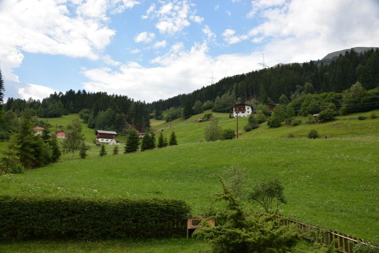 Tiroler Hasenhoehle Венс Екстериор снимка